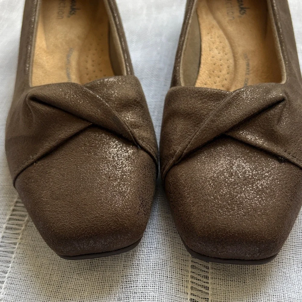 Clarks Tilmont Dalia Loafer in Bronze
